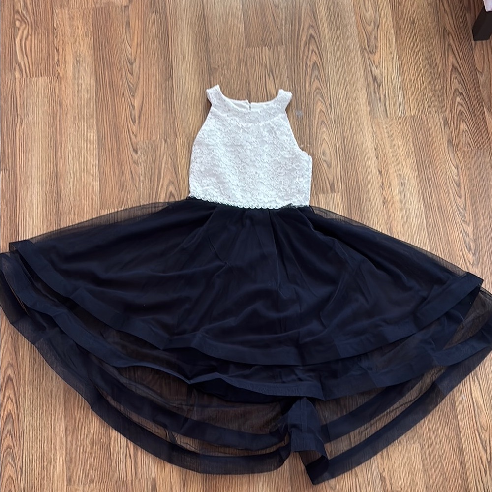 Gorgeous Kids size 10  Navy tulle and White Lace Dress